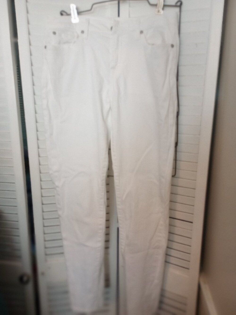7 For All Mankind "The Slim Cigarette" White Jeans - Size 29